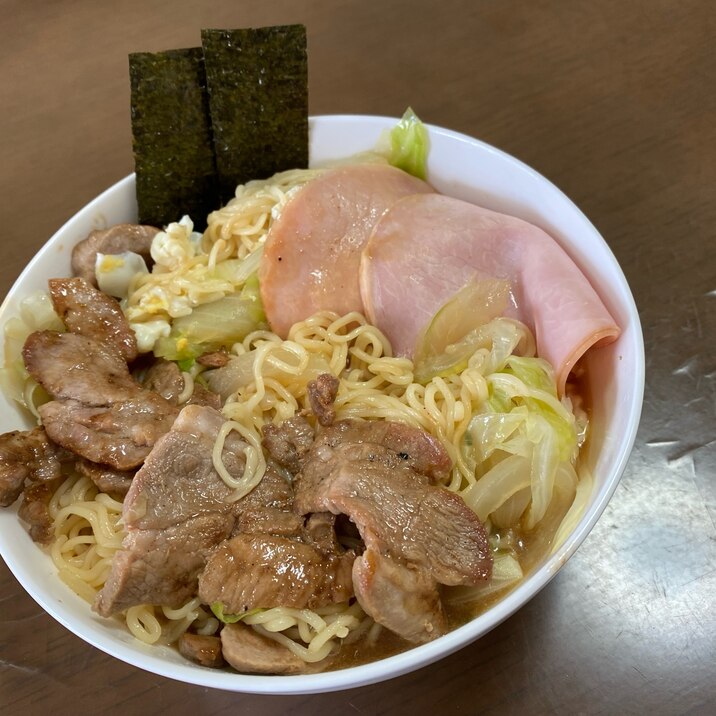 スタミナたっぷりのインスタントラーメン